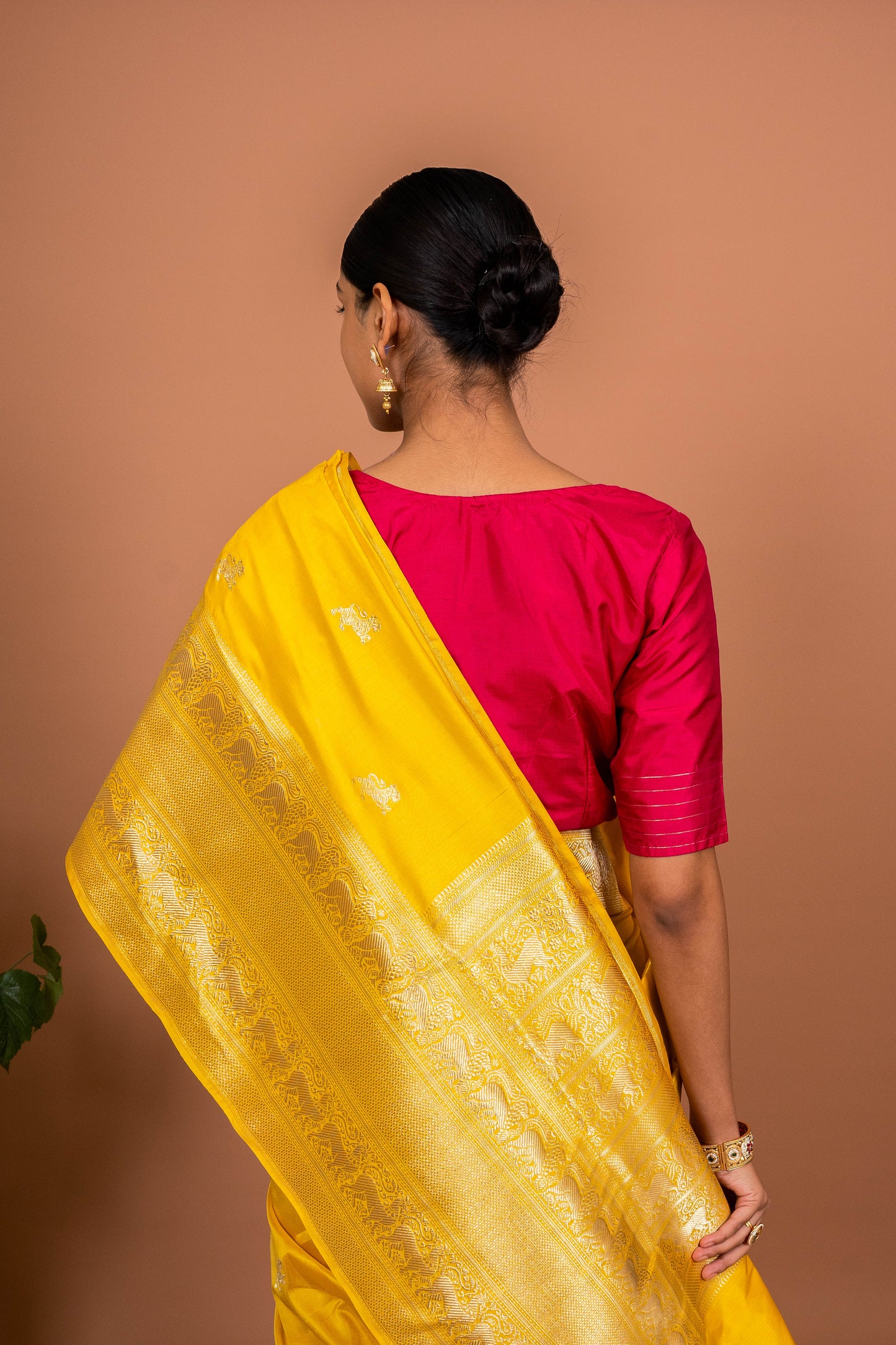 Kadhiyal Handwoven Banaras Saree