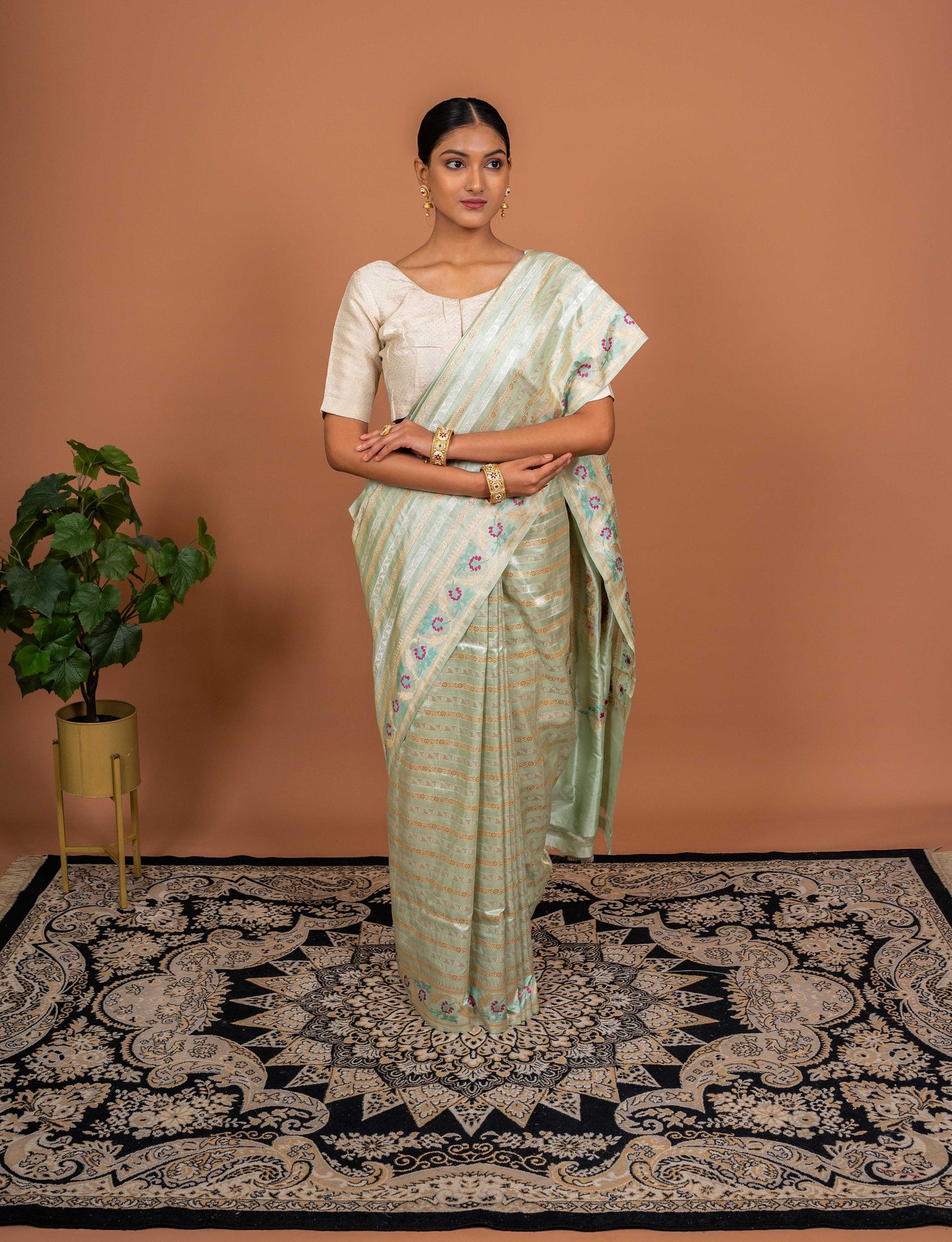 Paisely Pallu Handwoven Banaras Saree