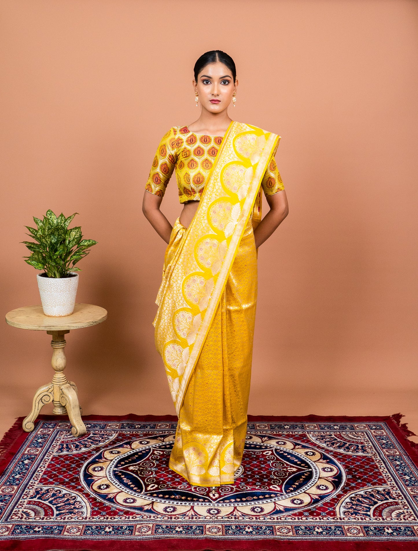 Guldasta Handwoven Banaras Saree
