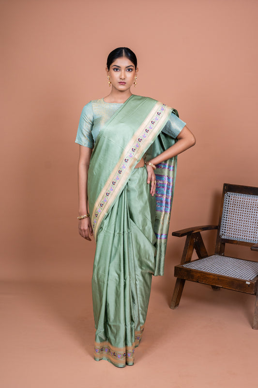 Carry Pallu Handwoven Banaras Saree