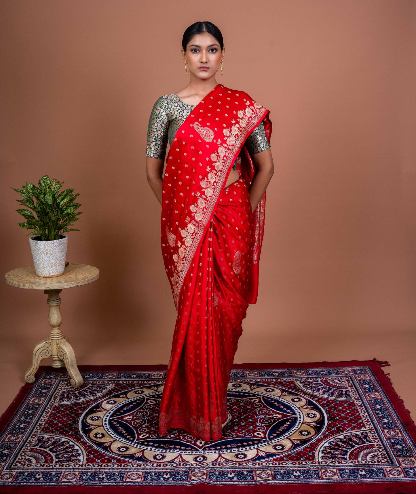 Sabhya Boota Handwoven Banaras Saree