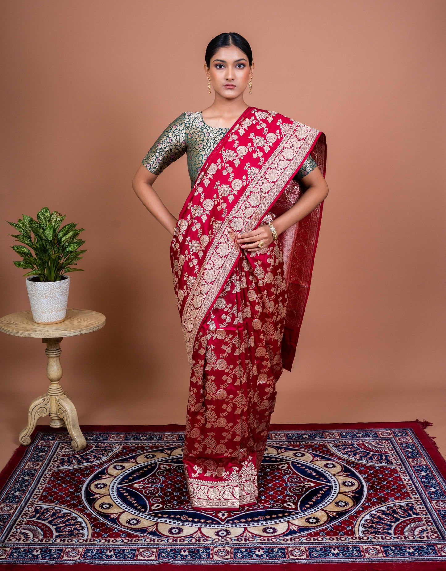 Anar Jaal Handwoven Banaras Saree