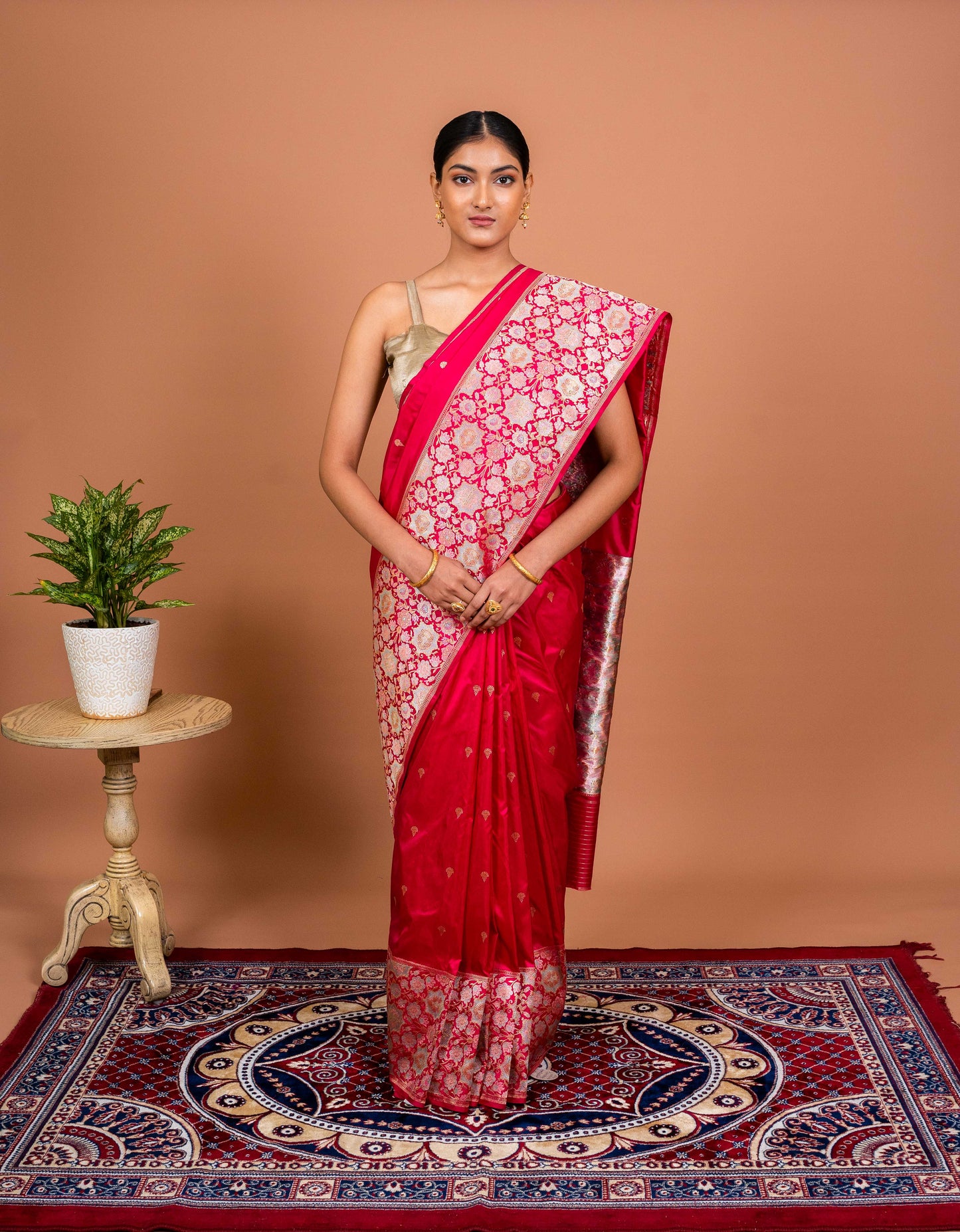 Kadhiyal Handwoven Banaras Saree