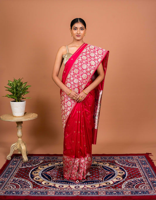 Kadhiyal Handwoven Banaras Saree