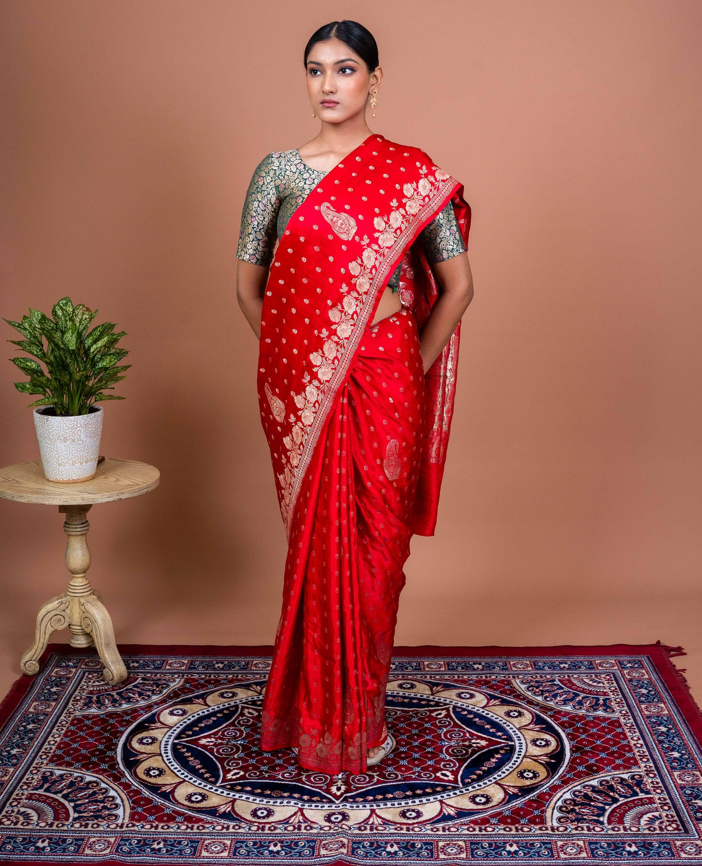 Sabhya Boota Handwoven Banaras Saree