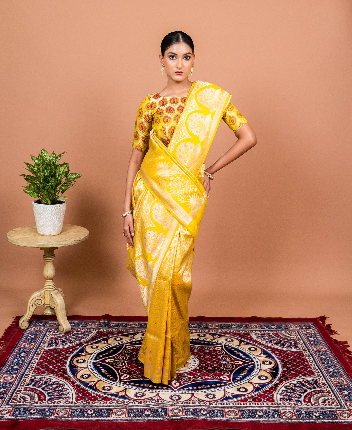 Guldasta Handwoven Banaras Saree