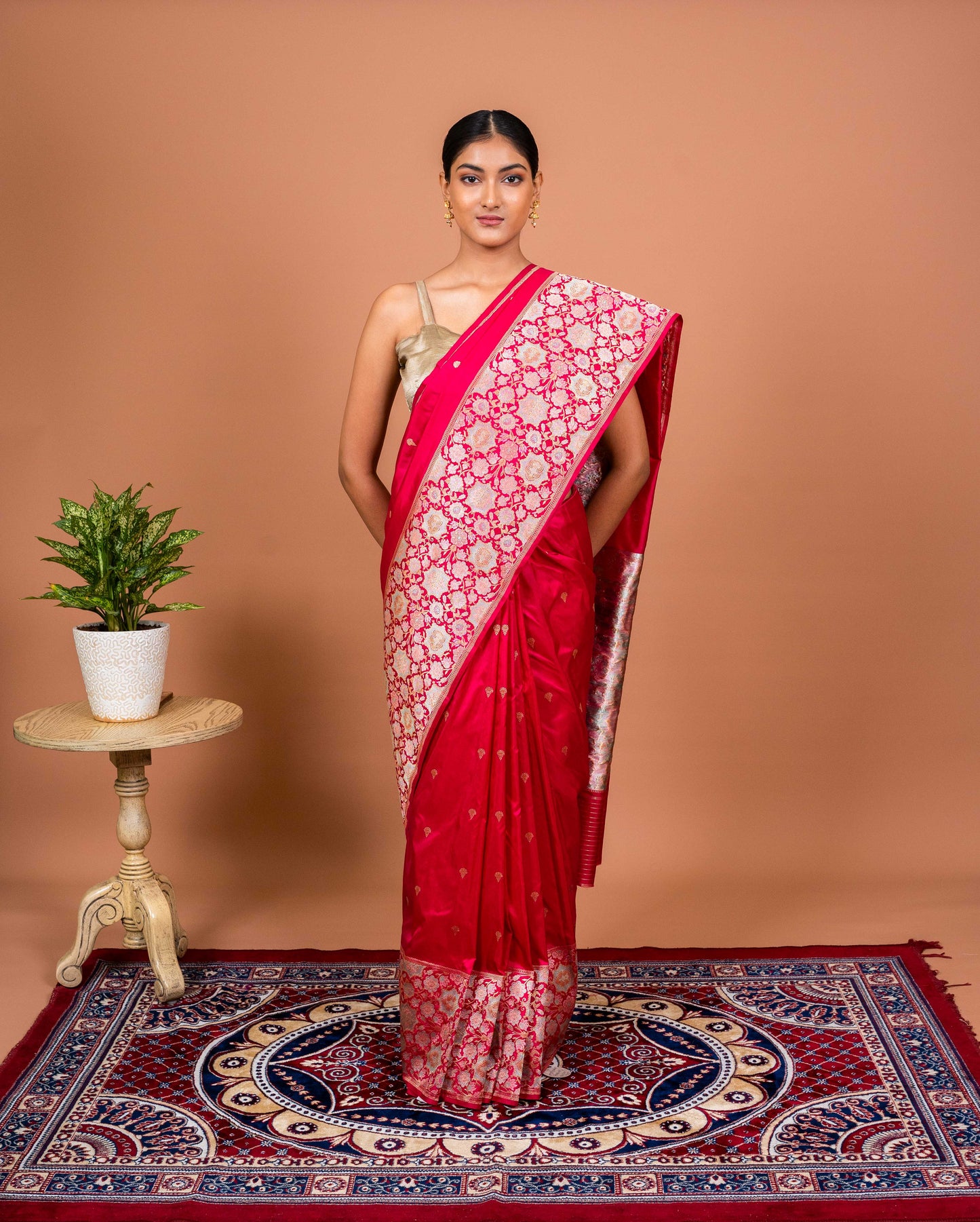 Kadhiyal Handwoven Banaras Saree