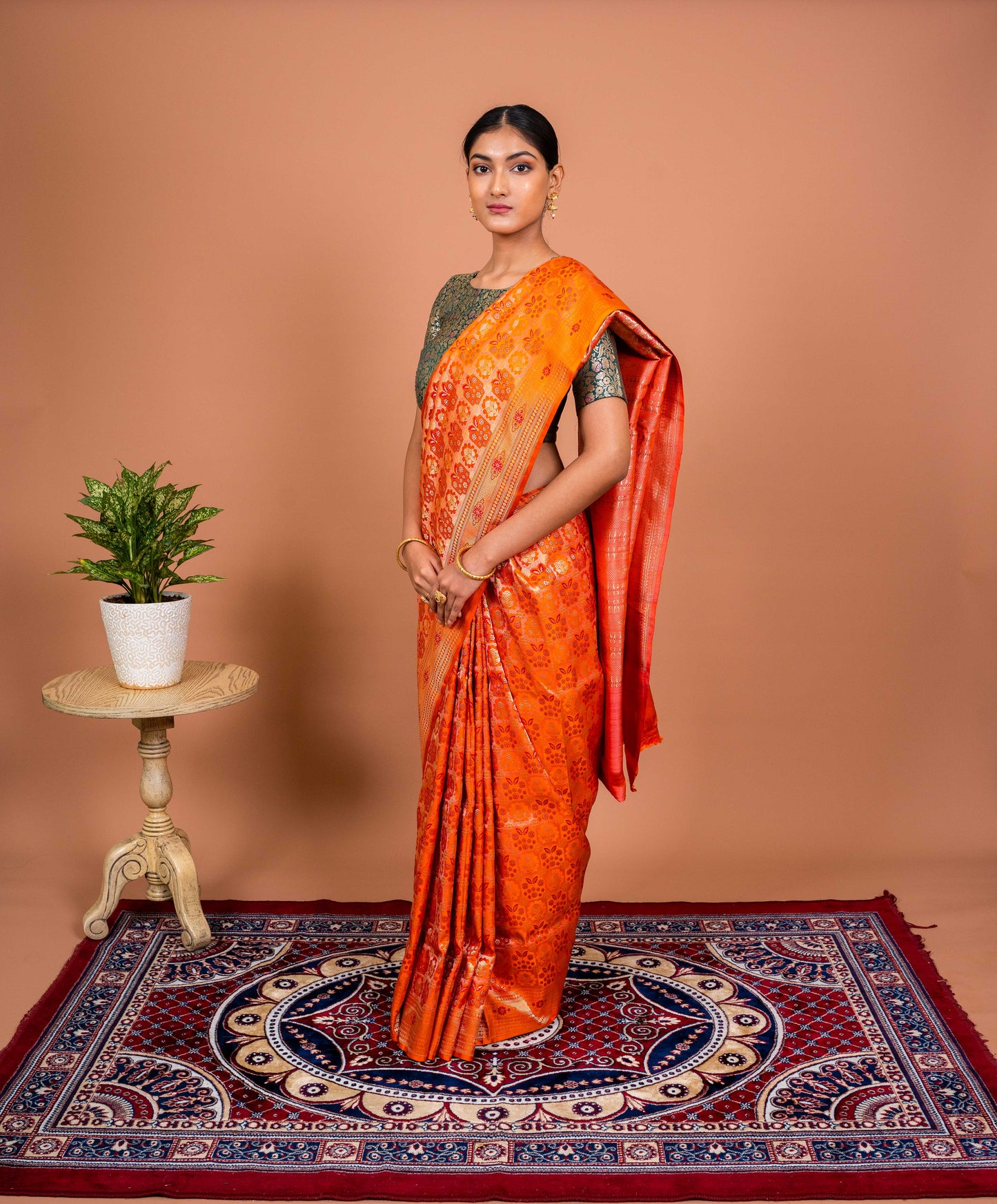 Vana tanchhoi Handwoven Banaras Saree