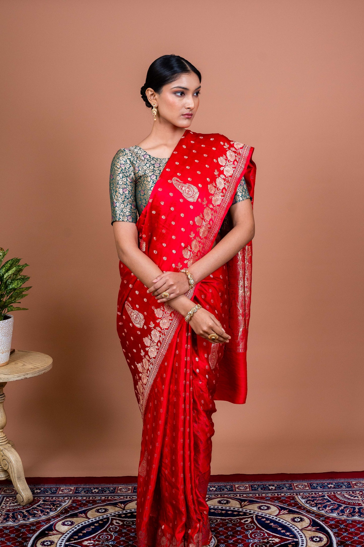 Sabhya Boota Handwoven Banaras Saree