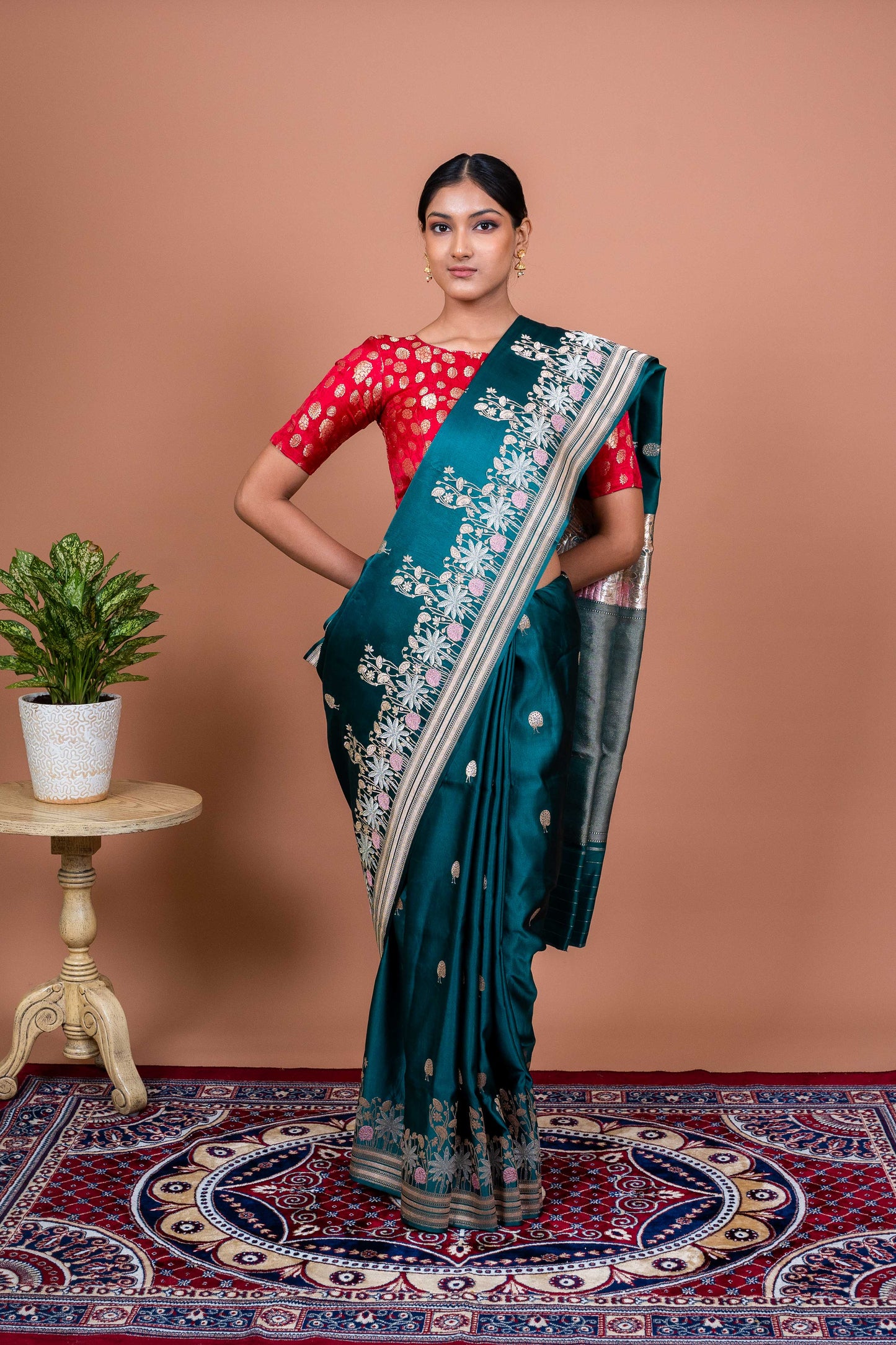 Kamal Border Handwoven Banaras Saree