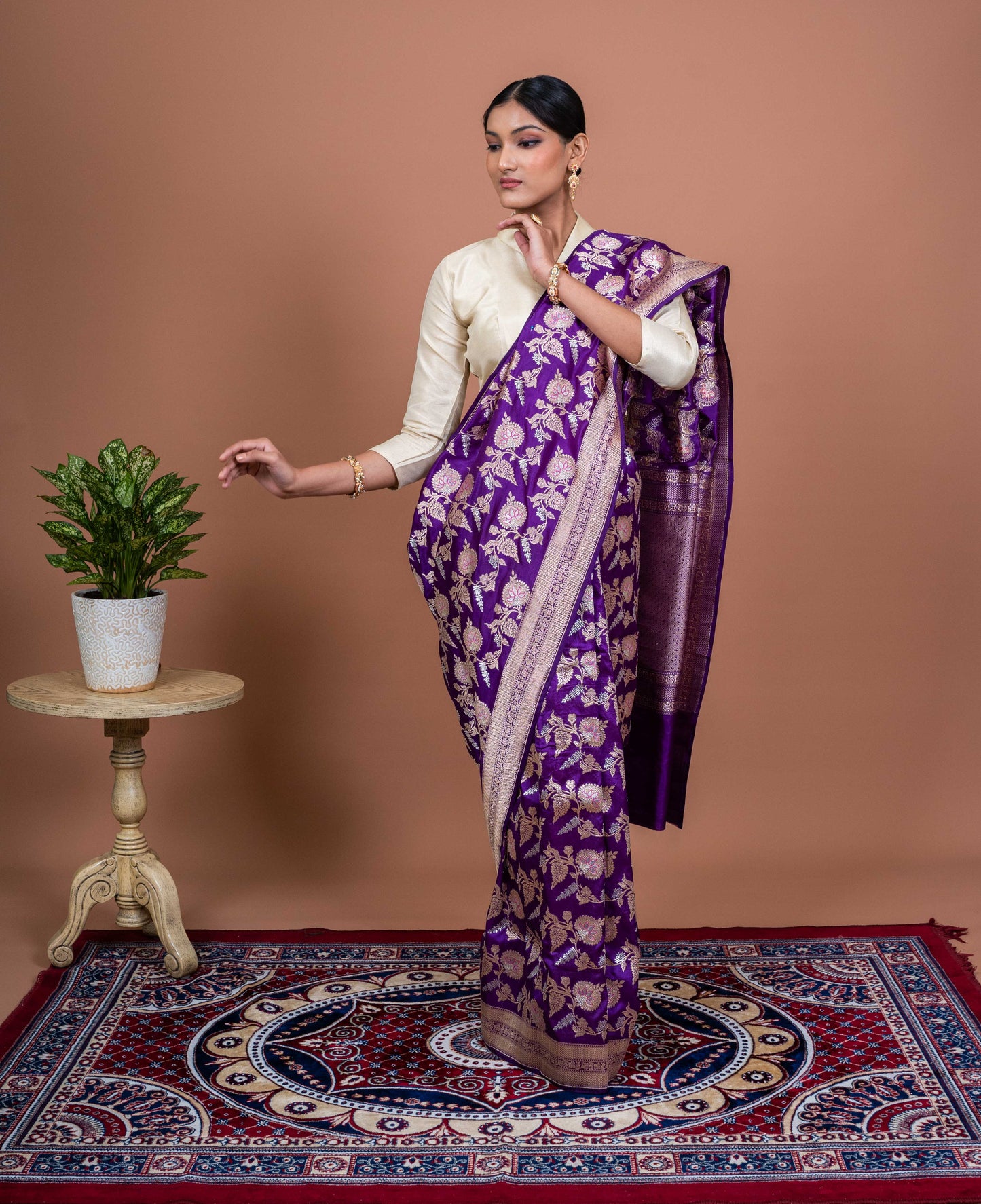 Gulner Jaal Handwoven Banaras Saree