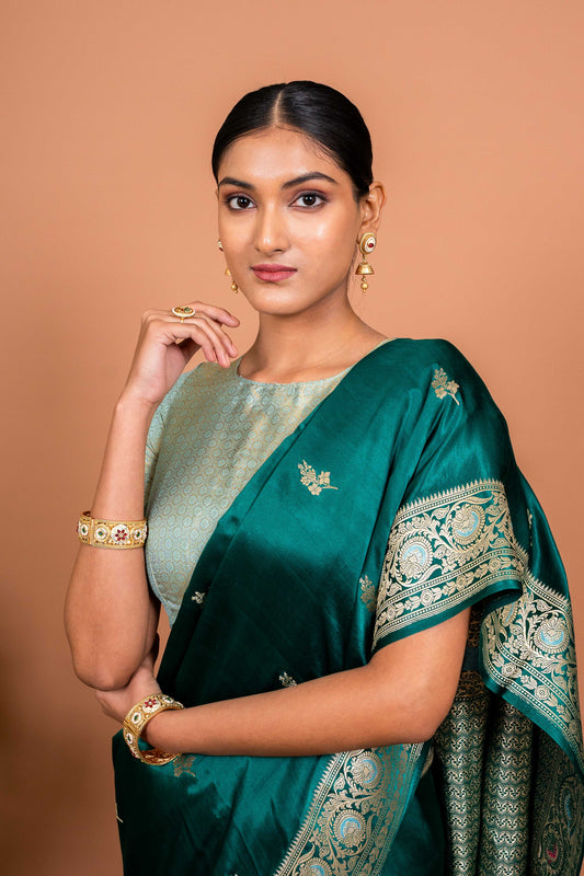 Neev Booti Handwoven Banaras Saree