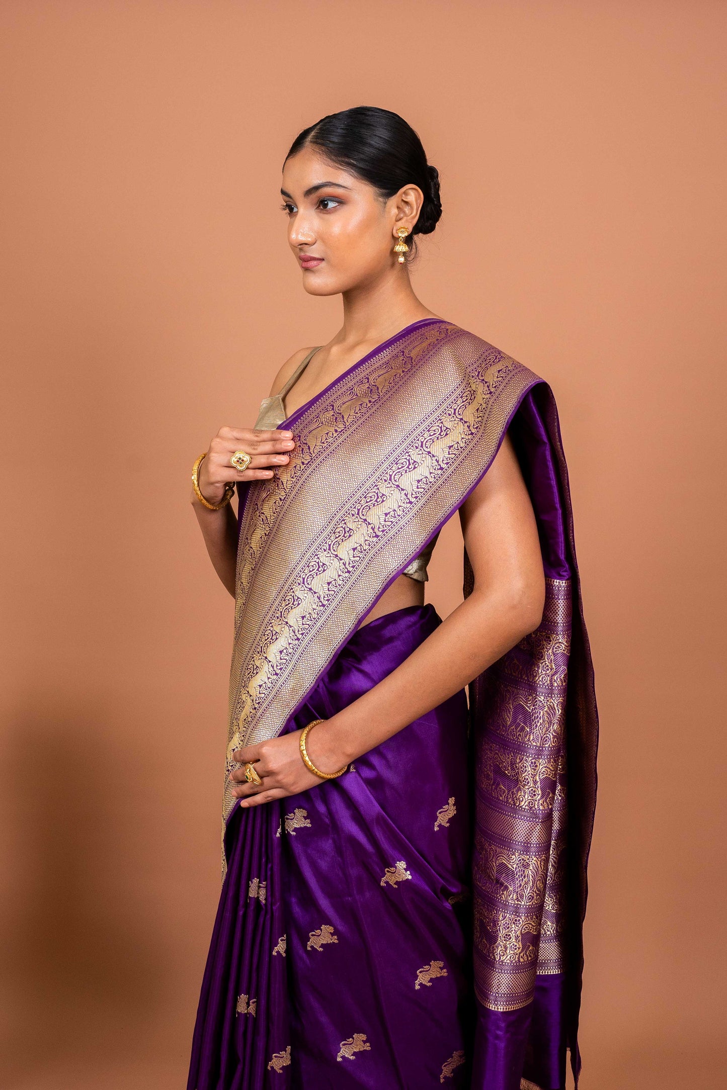 Shikargah Booti Handwoven Banaras Saree