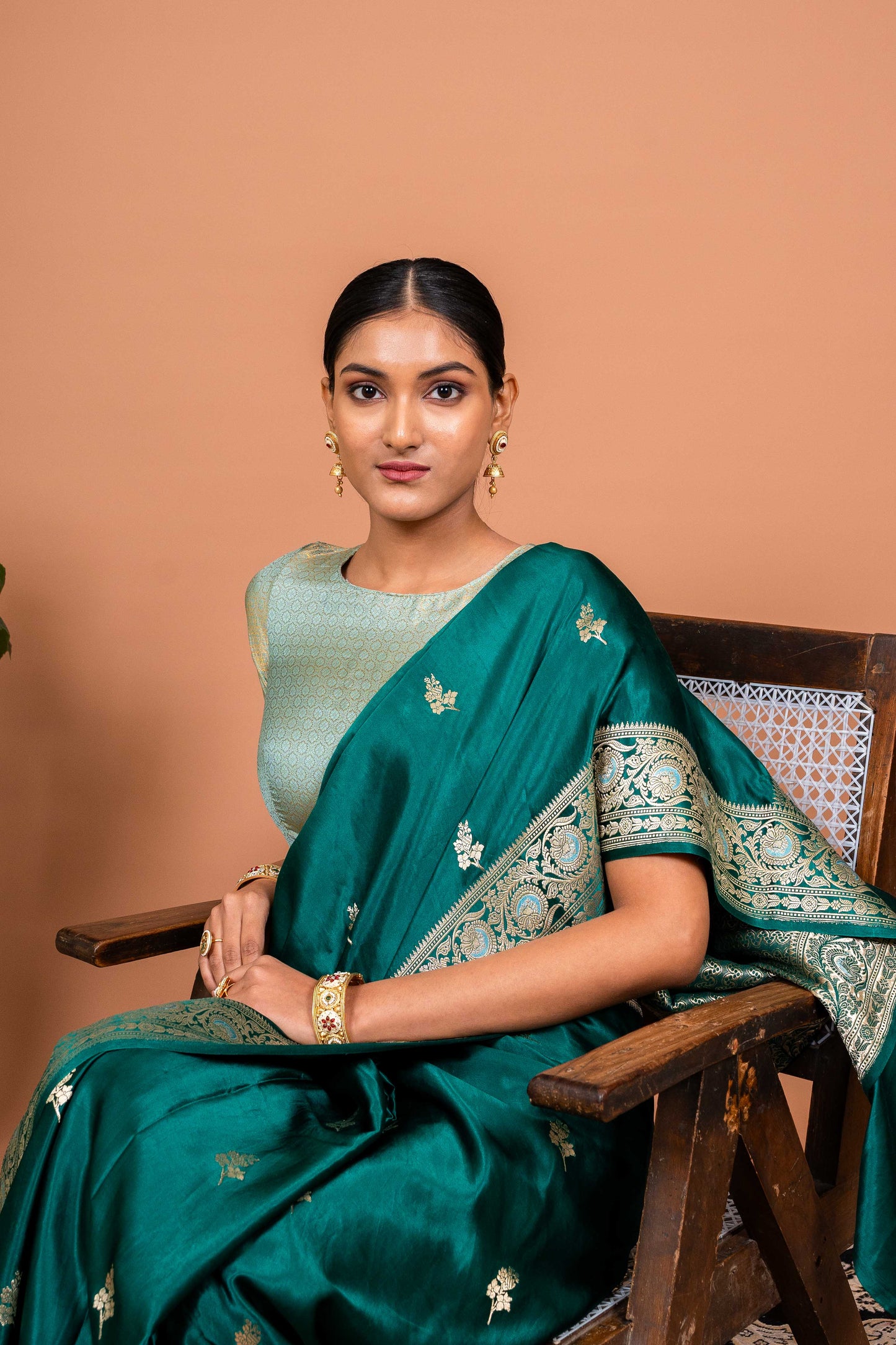 Neev Booti Handwoven Banaras Saree