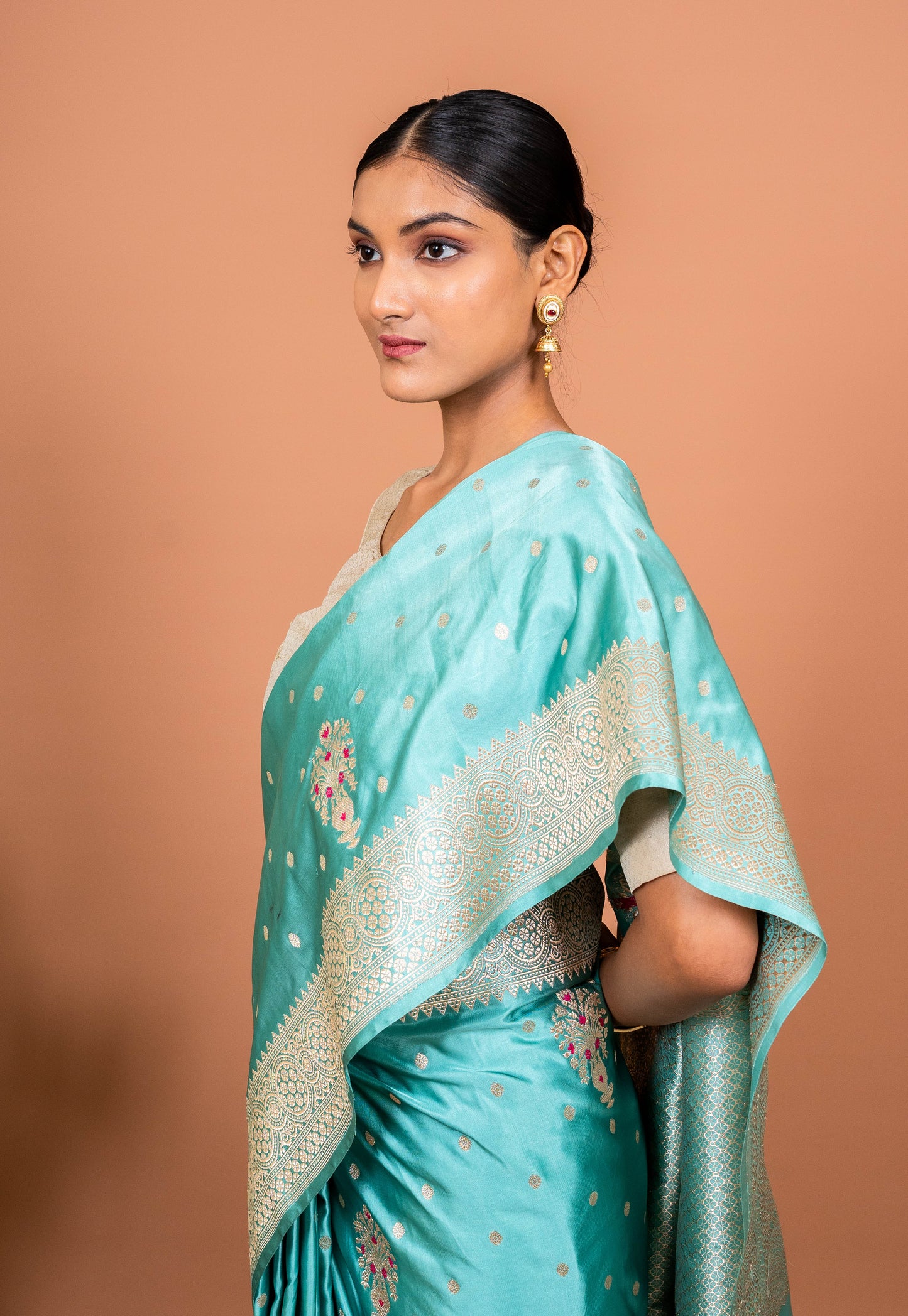 Guldasta Handwoven Banaras Saree