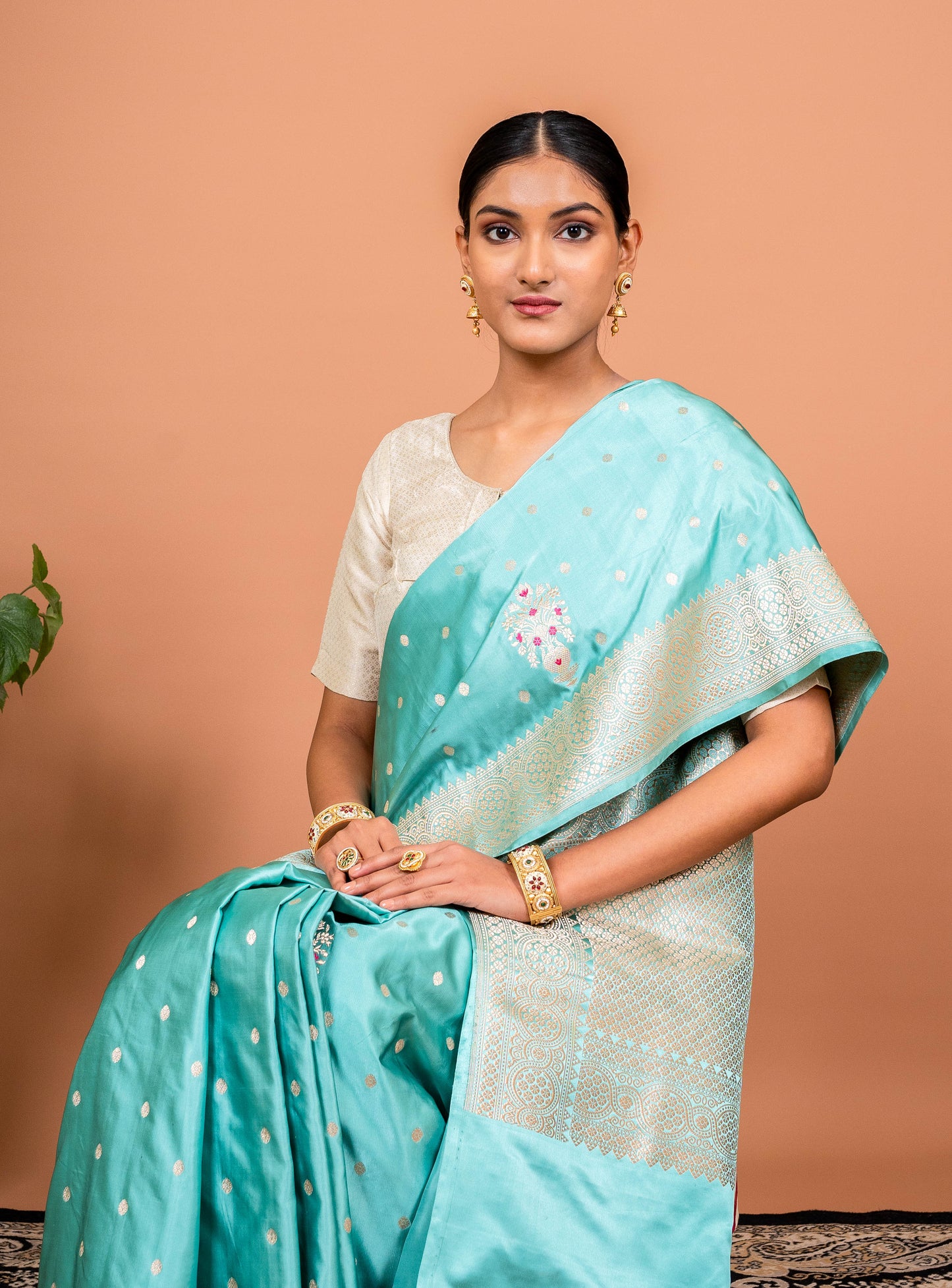 Guldasta Handwoven Banaras Saree