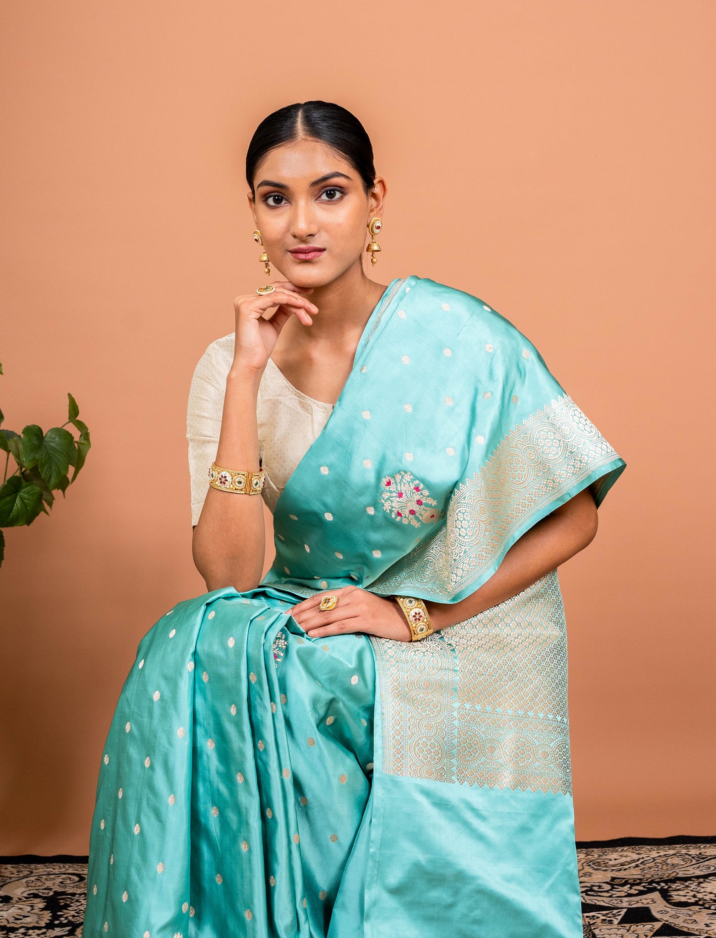 Guldasta Handwoven Banaras Saree