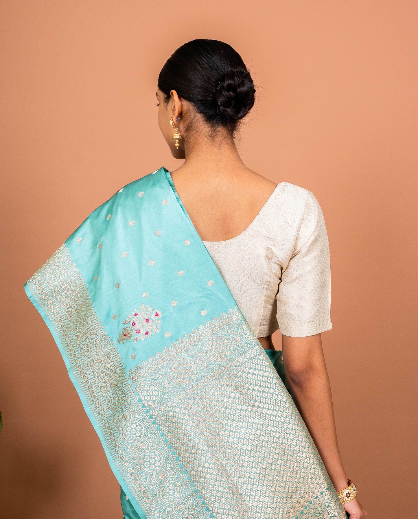 Guldasta Handwoven Banaras Saree
