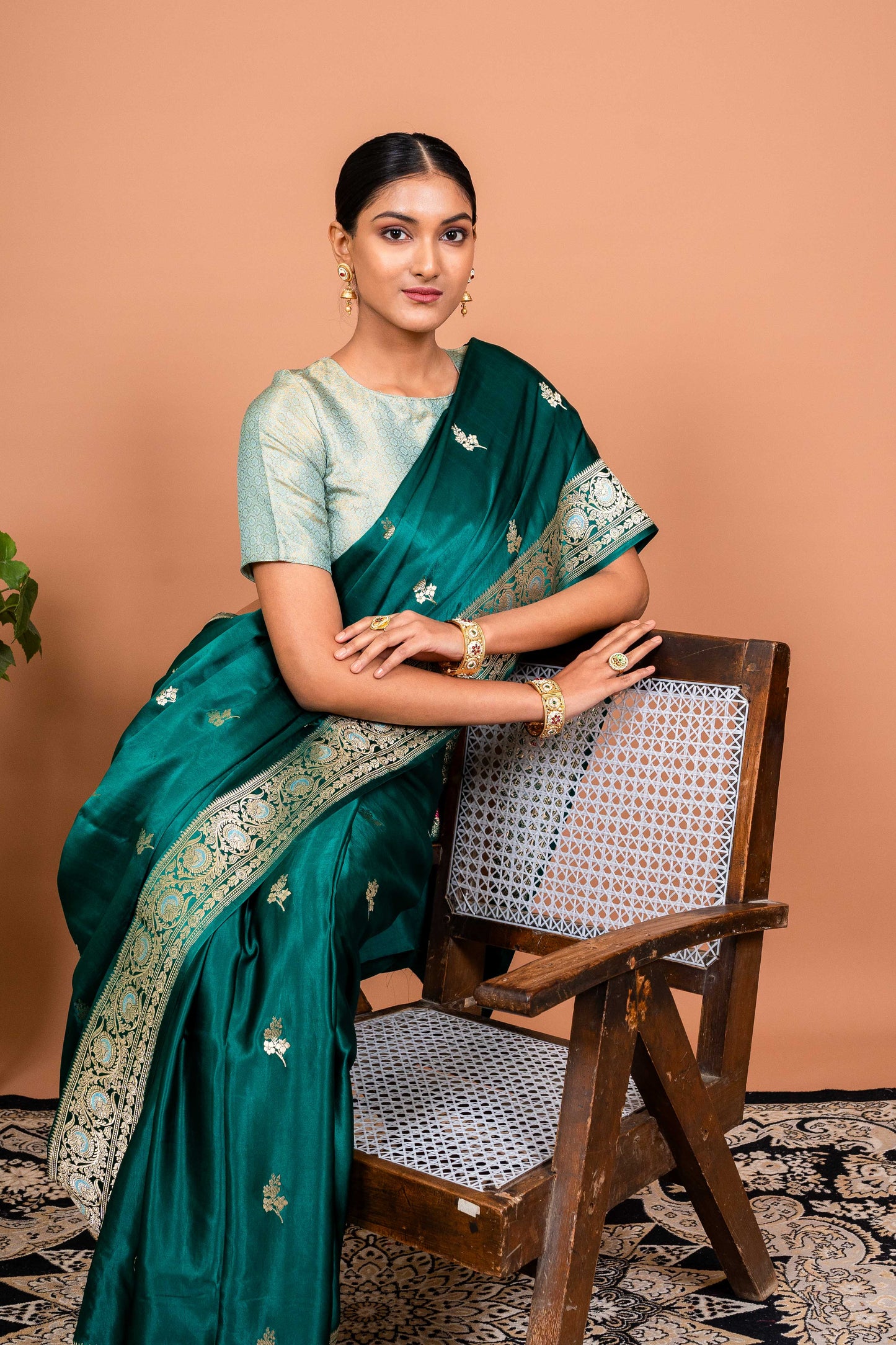 Neev Booti Handwoven Banaras Saree