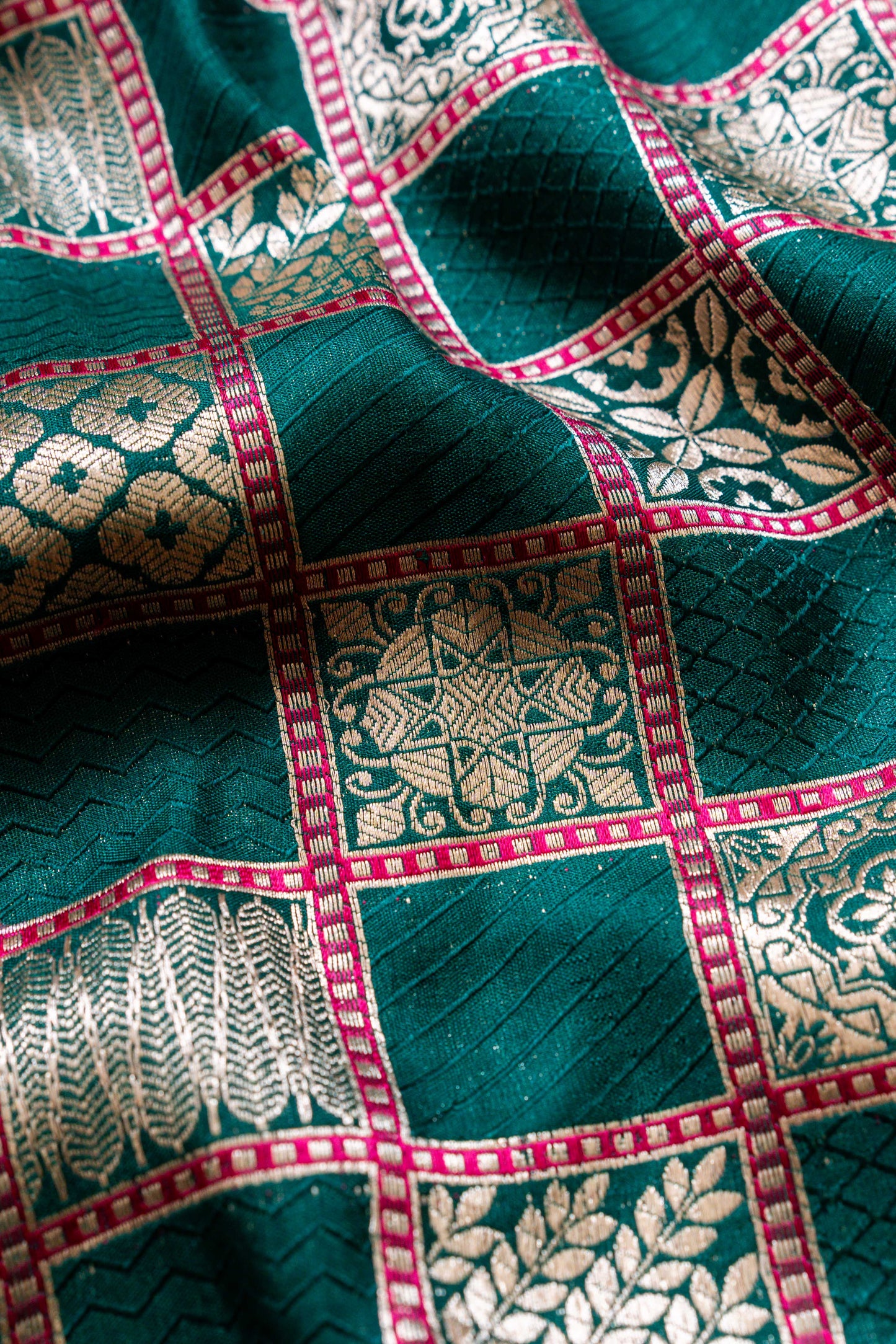 Chowkadi Gul Handwoven Banaras Saree