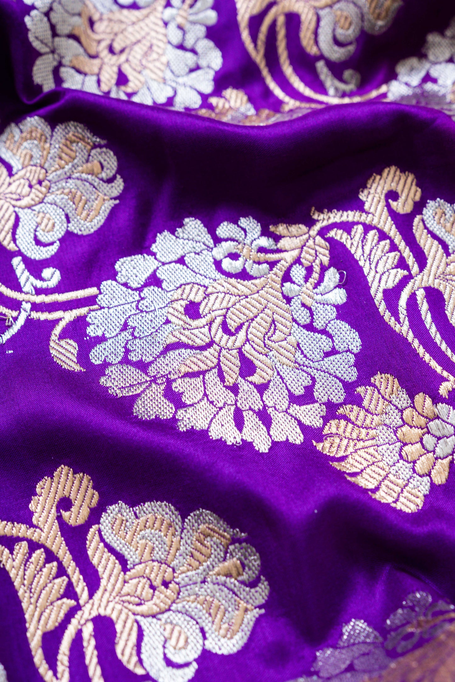 Paan Jaal Handwoven Banaras Saree