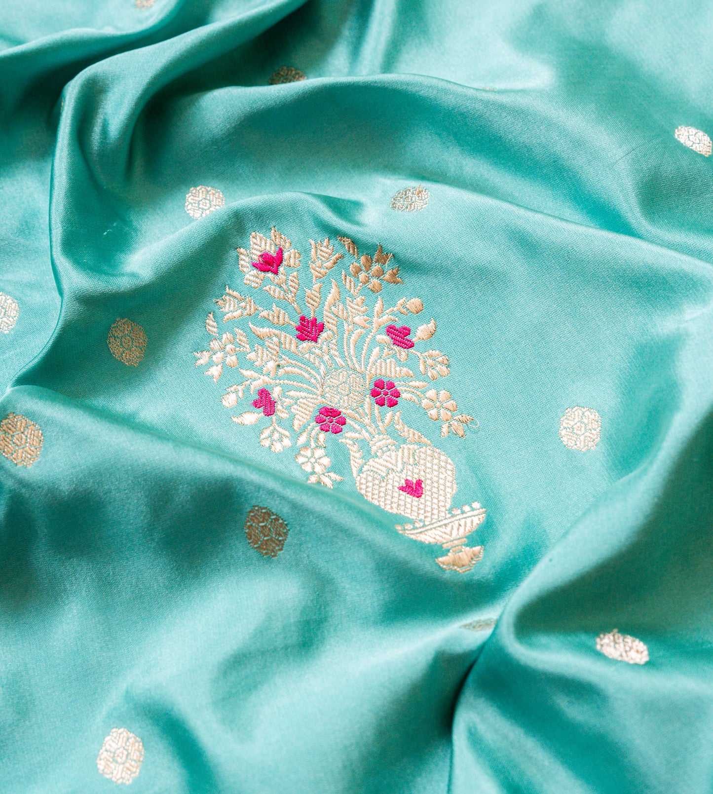 Guldasta Handwoven Banaras Saree