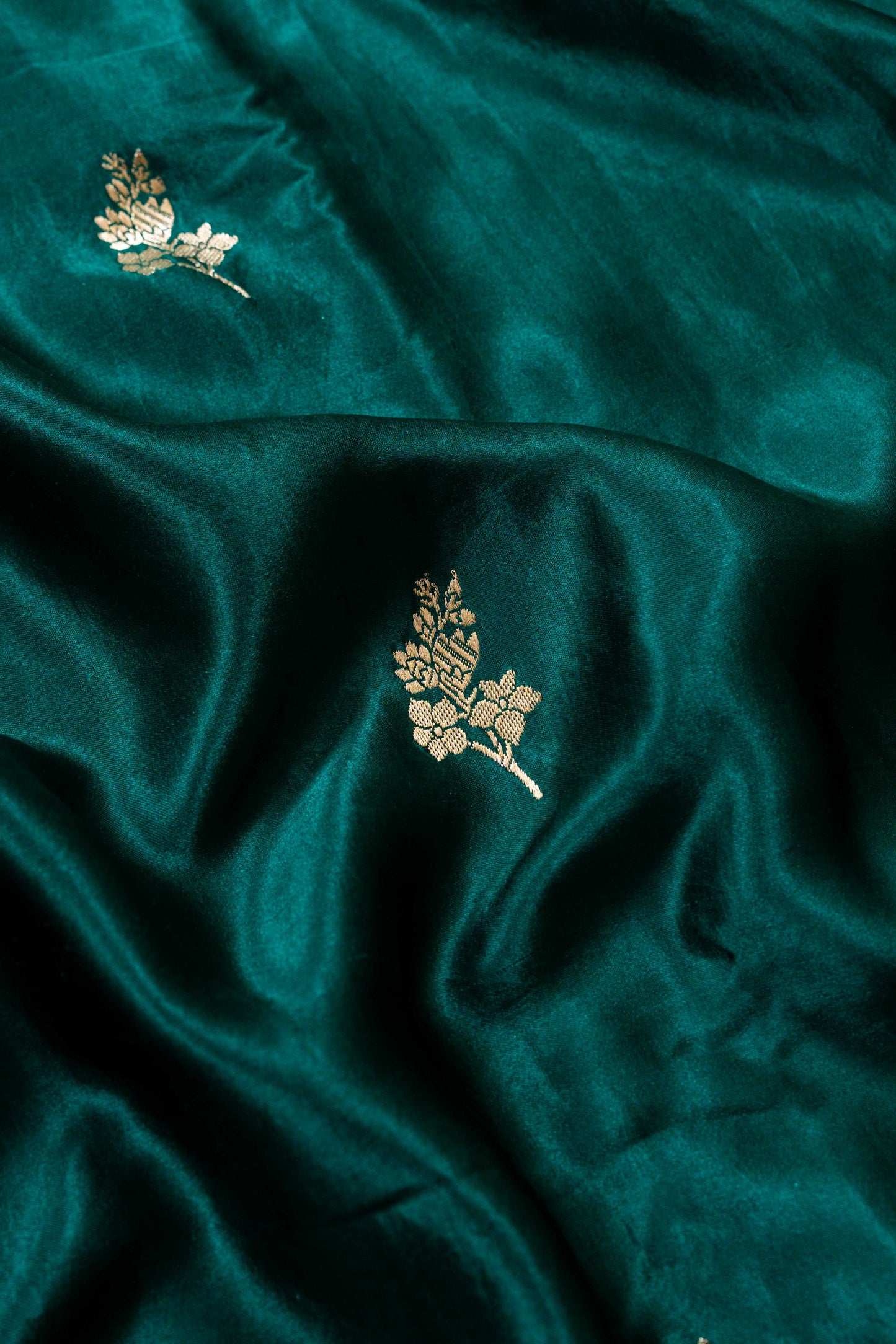 Neev Booti Handwoven Banaras Saree