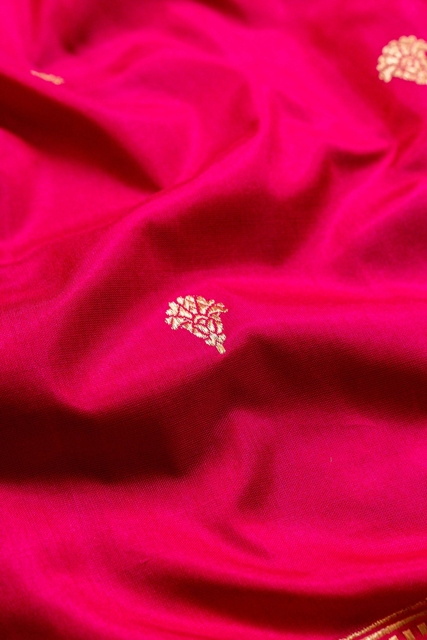 Kadhiyal Handwoven Banaras Saree