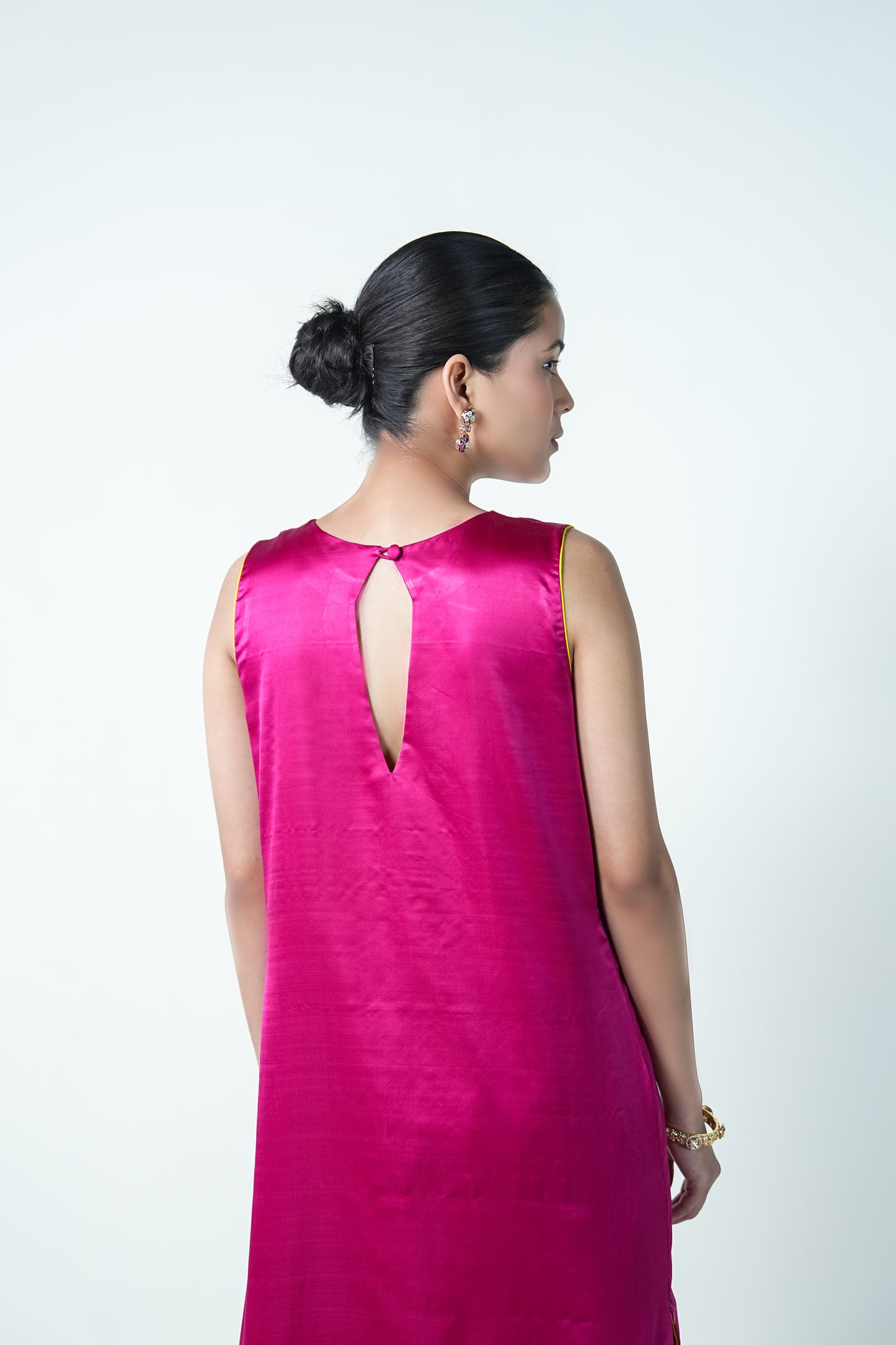 Meena – Graceful Pink Ethnic Suit for Women