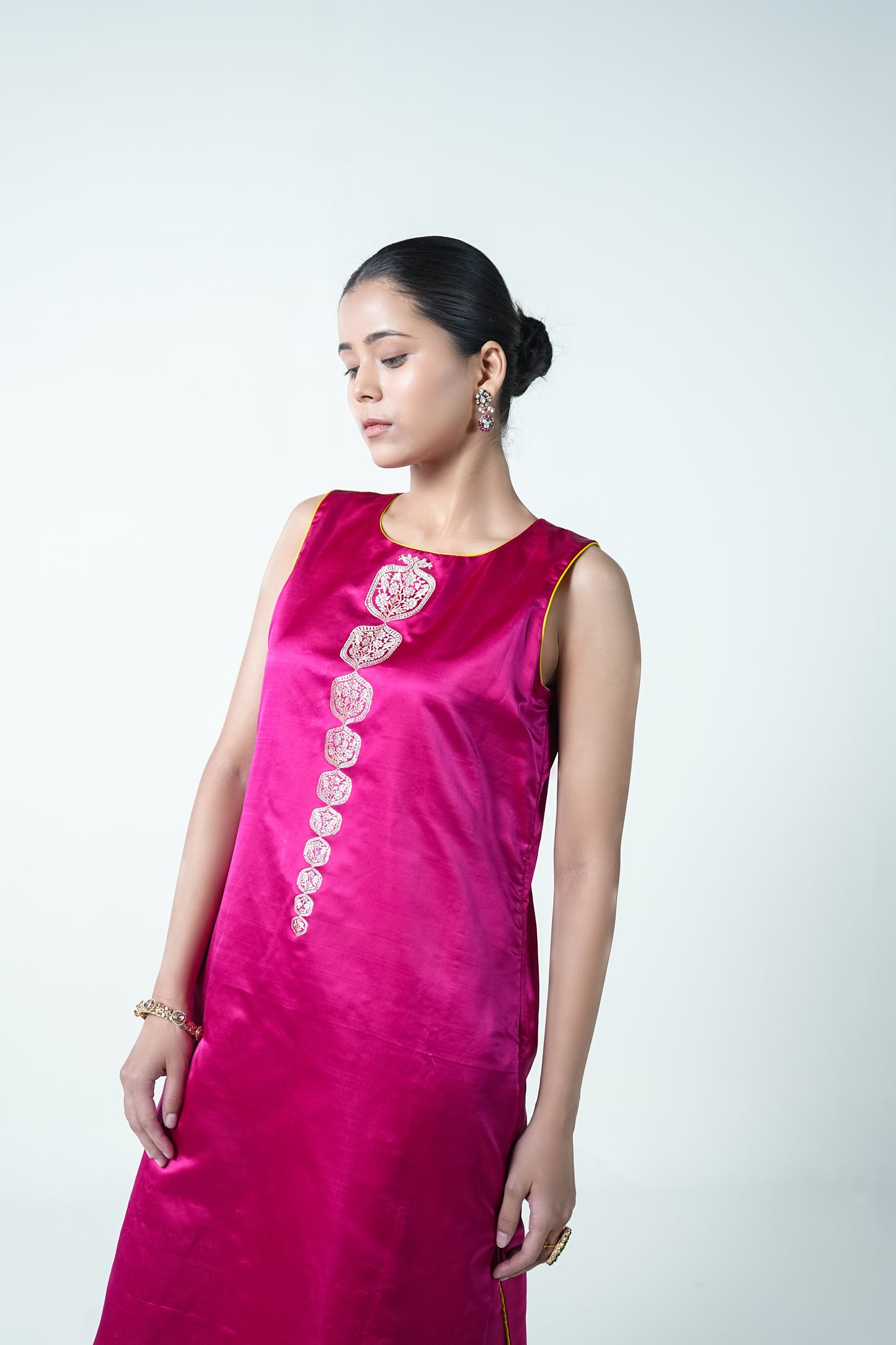 Meena – Graceful Pink Ethnic Suit for Women