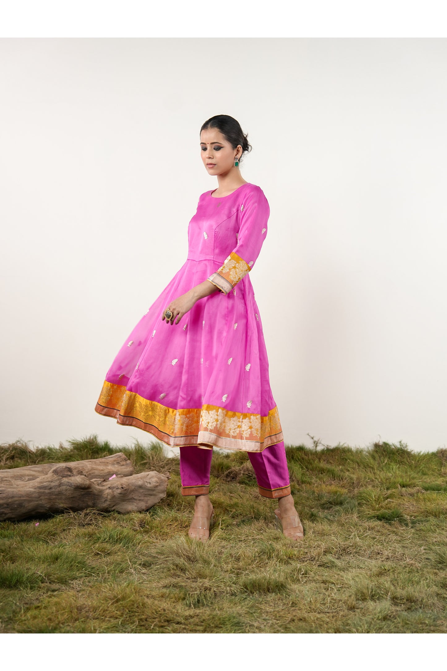 Sindh – Classic Pink Ethnic Suit for Women