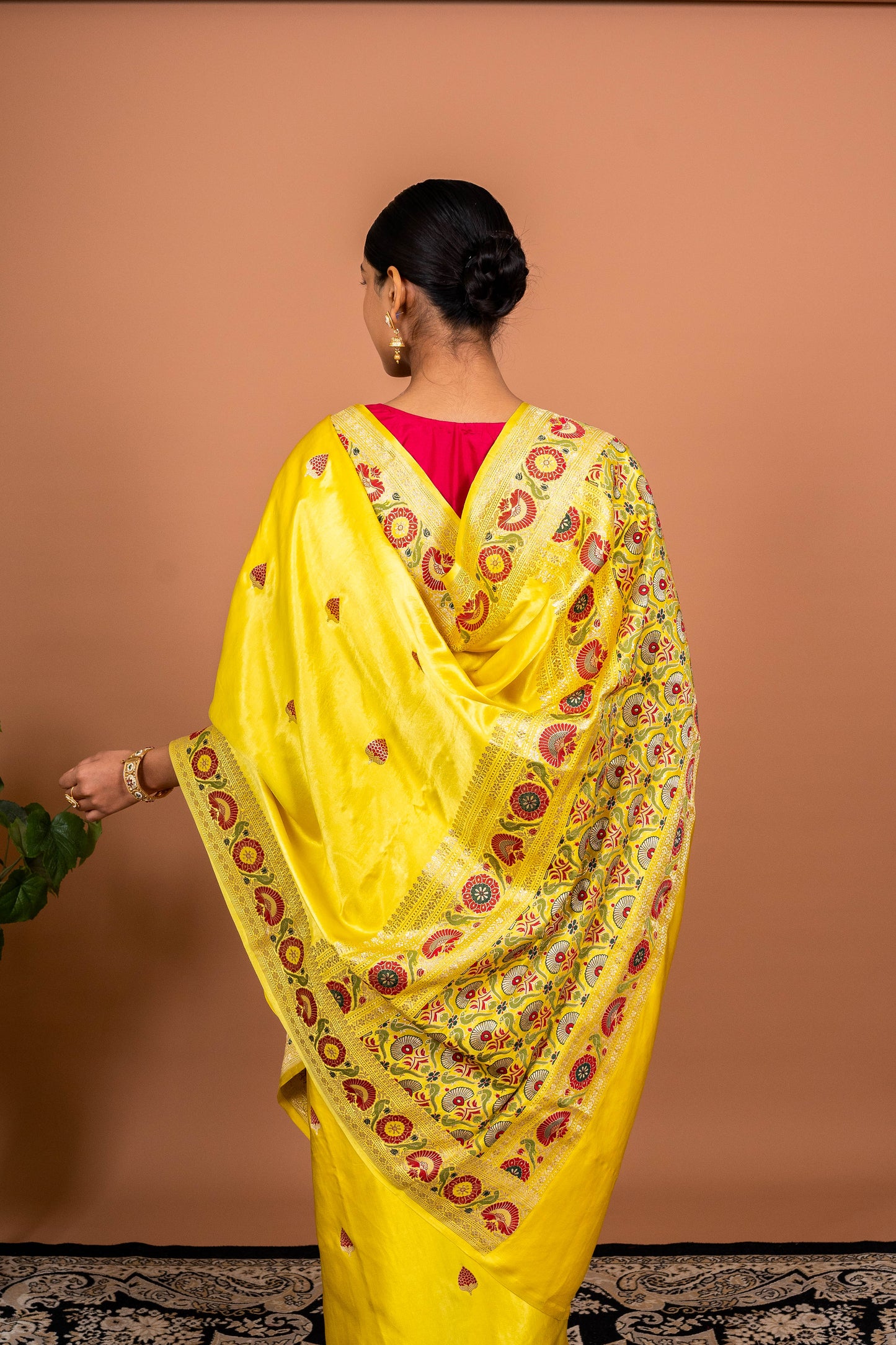 Ashawali Border Handwoven Banaras Saree