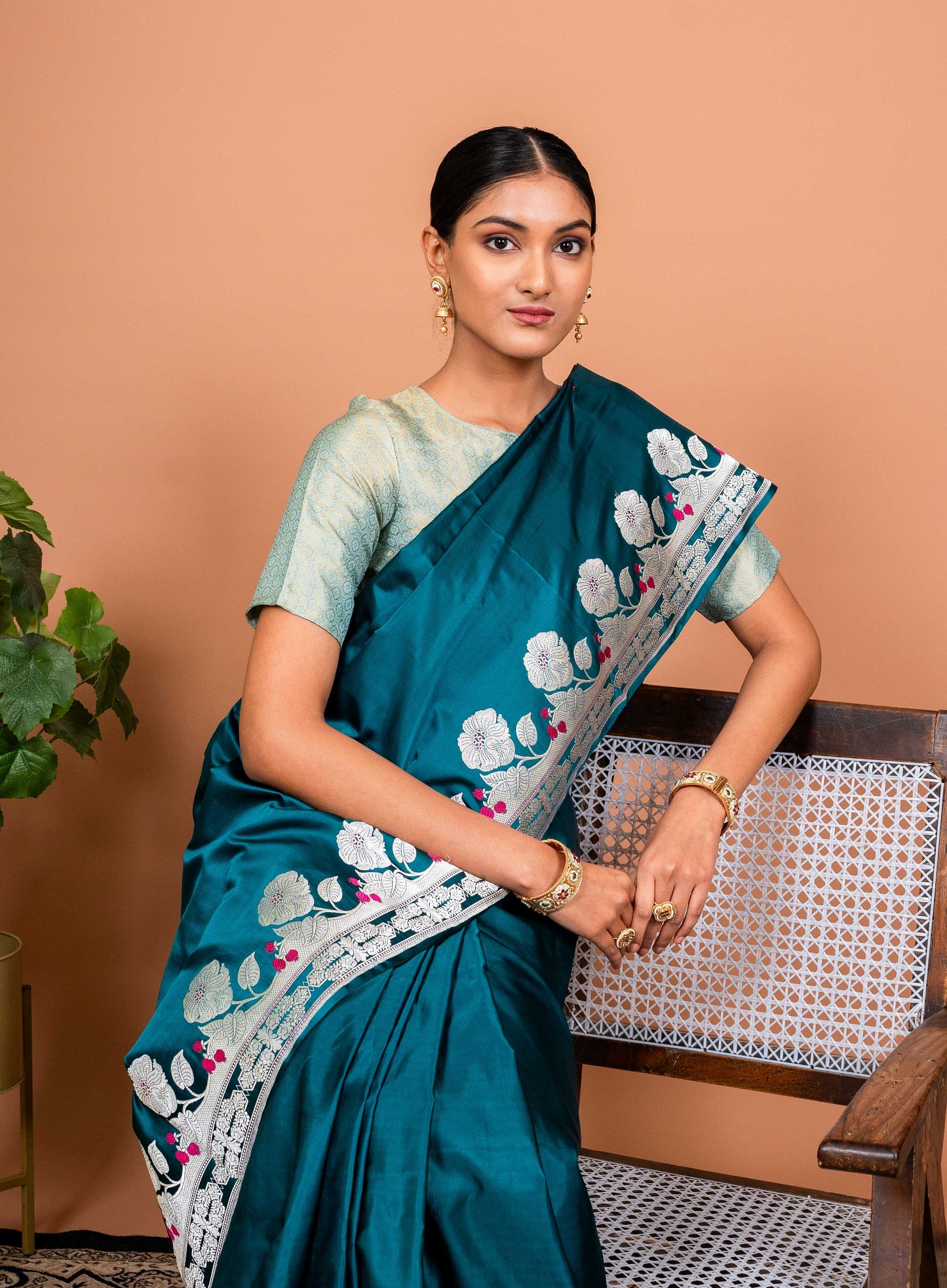 Gulner Border Handwoven Banaras Saree