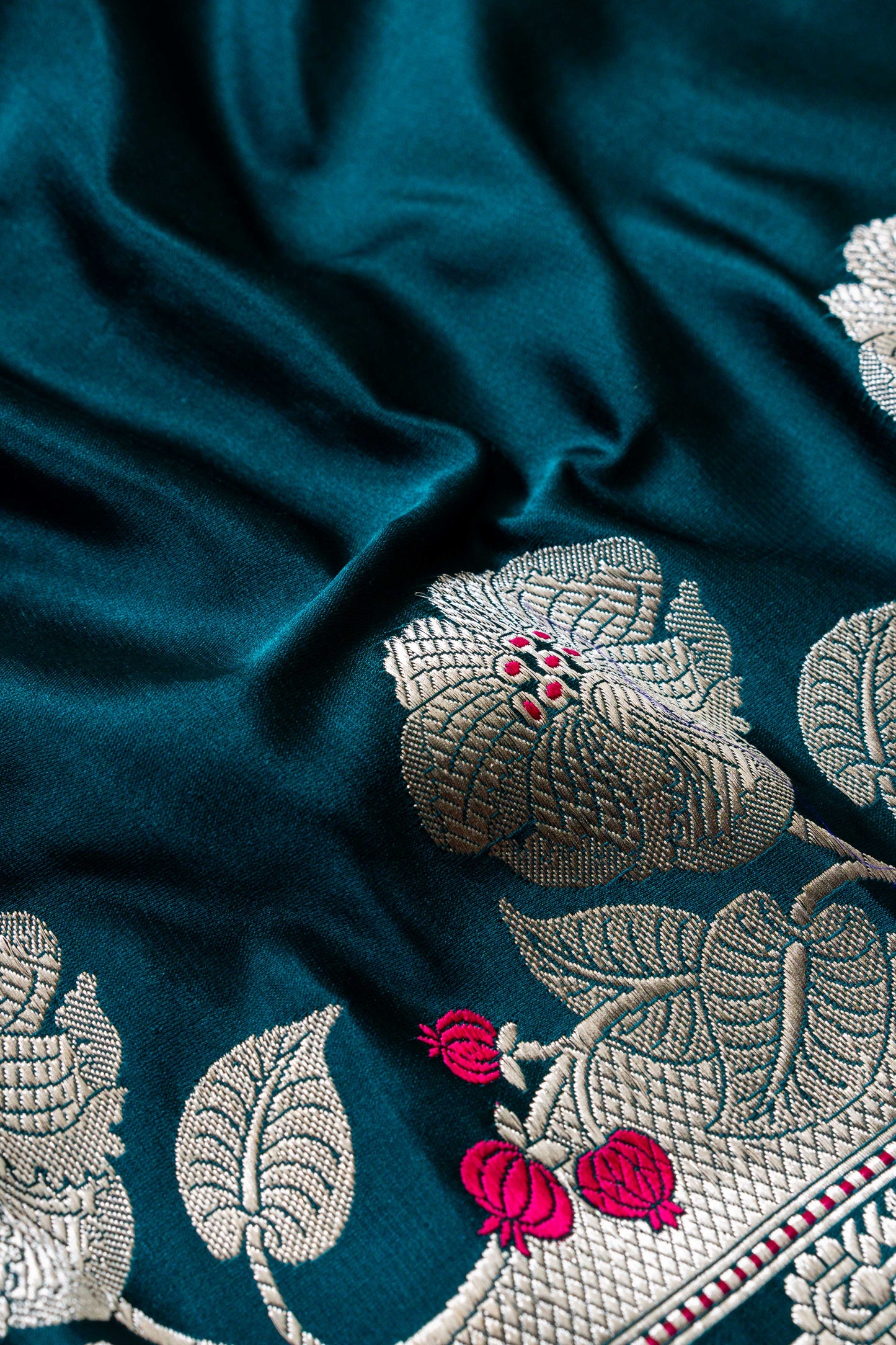 Gulner Border Handwoven Banaras Saree