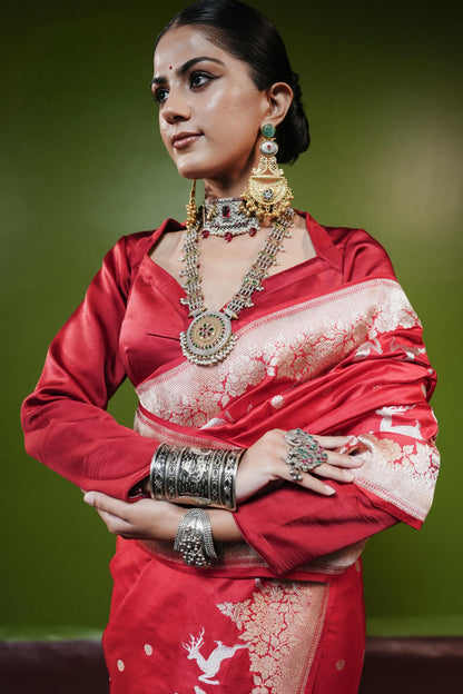 Hirni: Grace that moves like poetry. Banarasi Handwoven