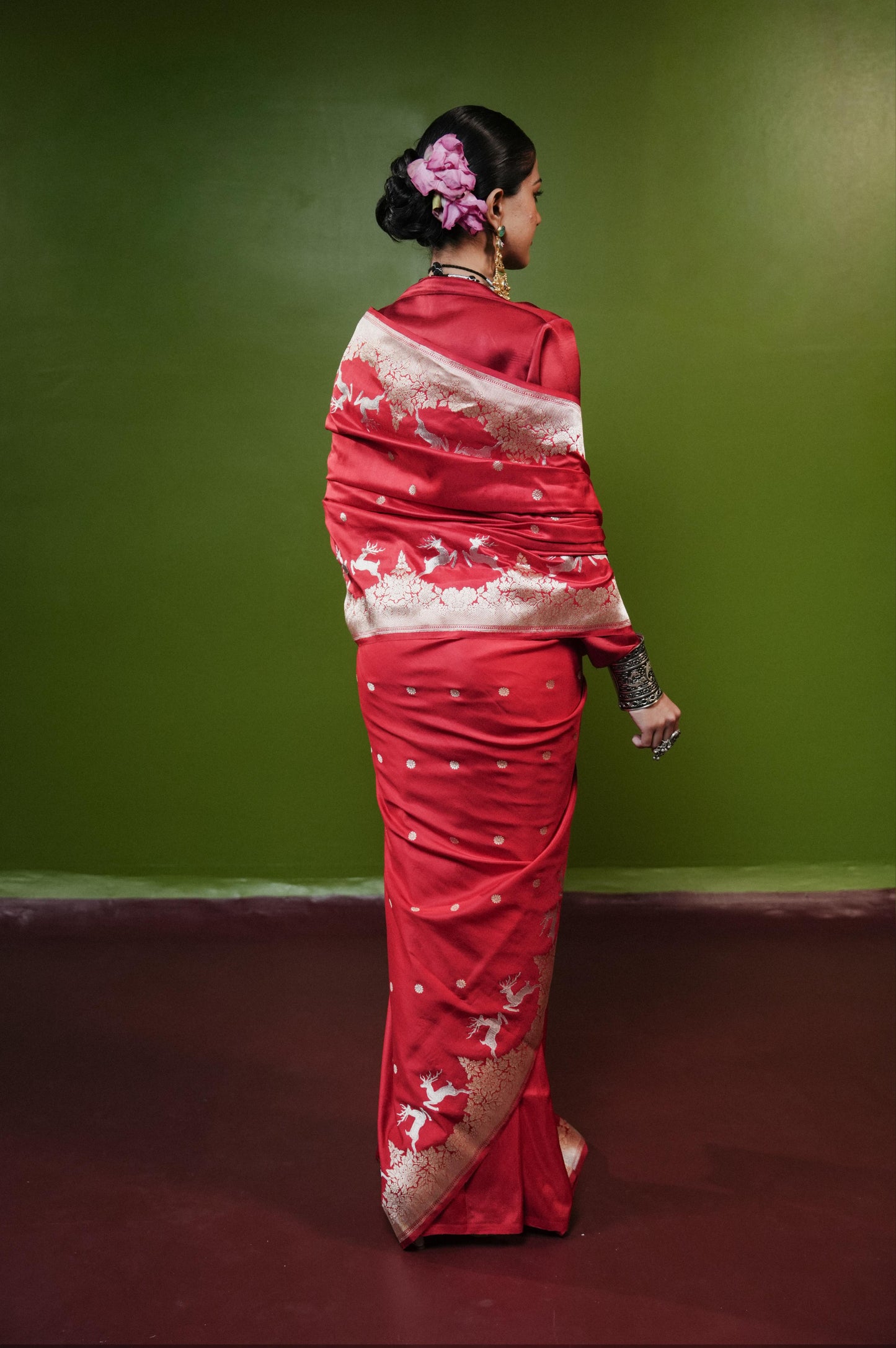 Hirni: Grace that moves like poetry. Banarasi Handwoven