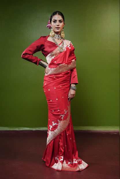 Hirni: Grace that moves like poetry. Banarasi Handwoven