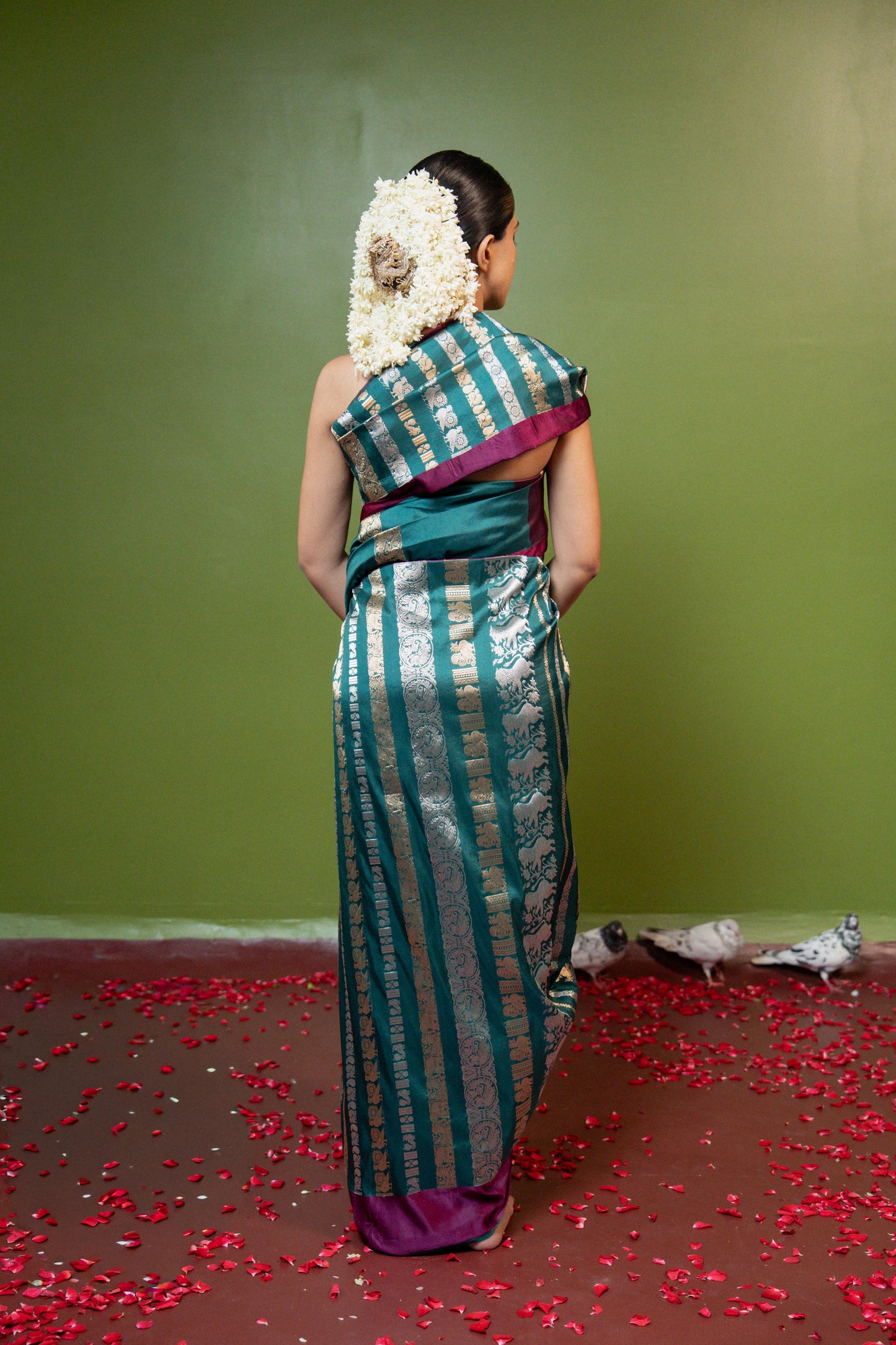 Lepakshi: Where devotion meets design. Banarasi Handwoven Saari