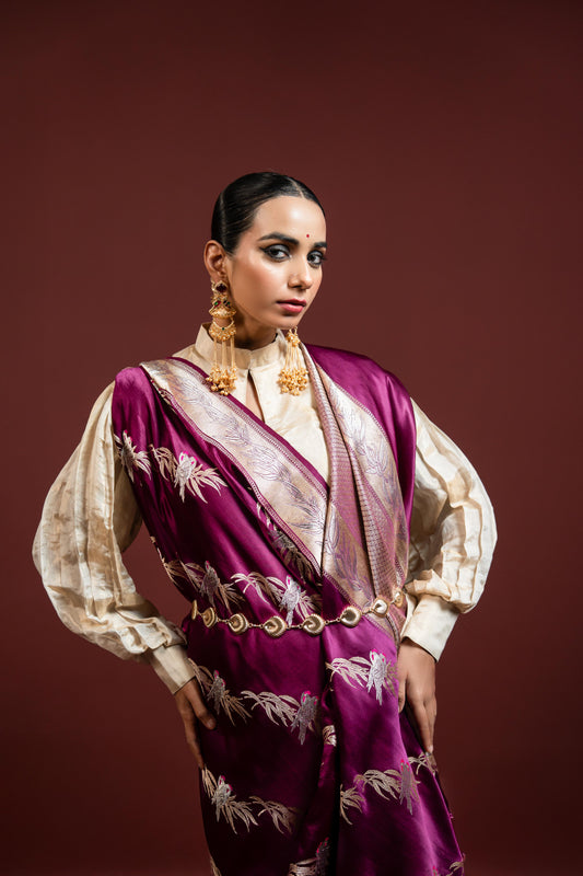 Naina: Where depth meets devotion. Banarasi Handwoven Saare