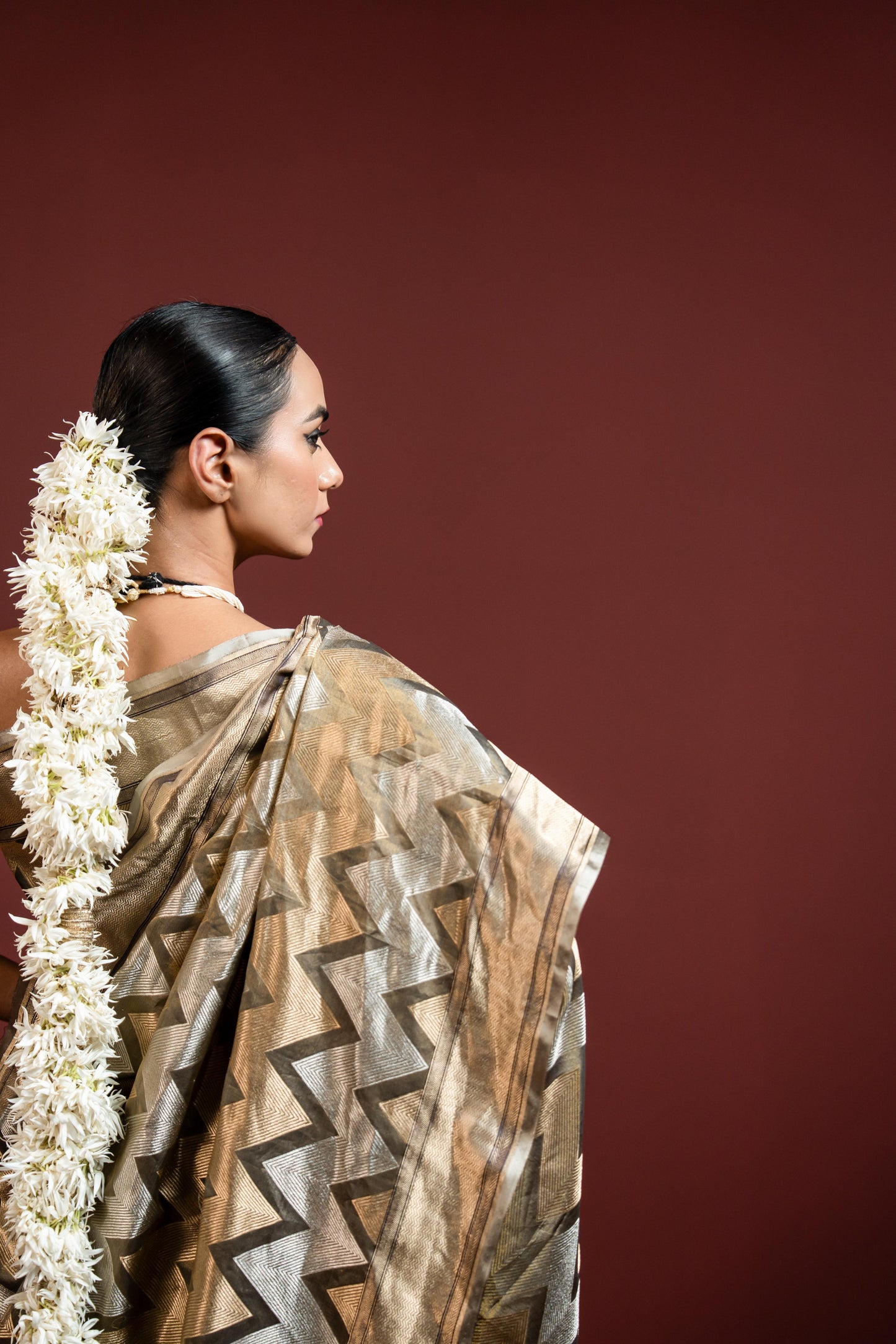 Aveera: A strength that glows quietly. Banarasi Saare