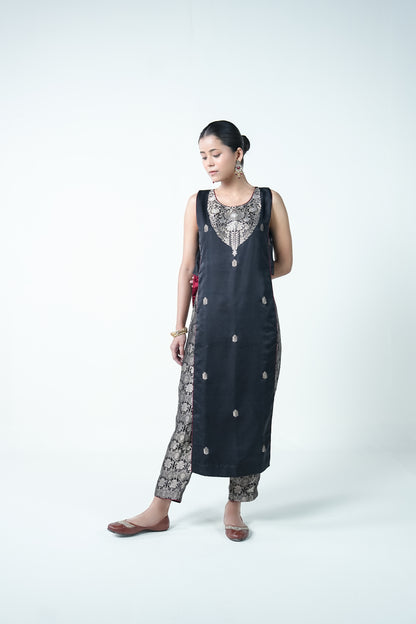 Rudraksh – Elegant Black Banarasi Ethnic Suit for Women