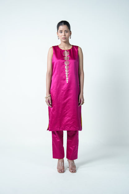 Meena – Graceful Pink Ethnic Suit for Women