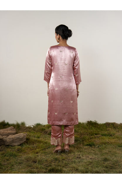 Titli – Vibrant Pink Ethnic Suit for Women